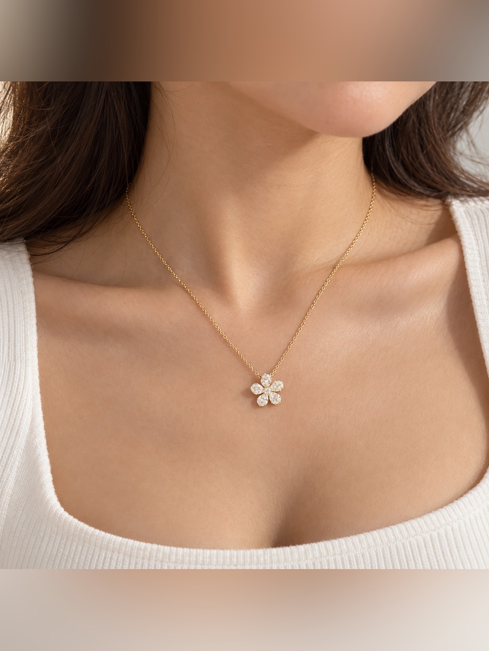Delicate Flower Pendant Necklace - Gold or Silver